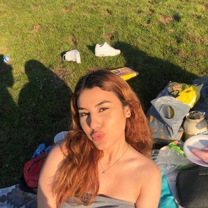 Meet your Posher, Danittzia